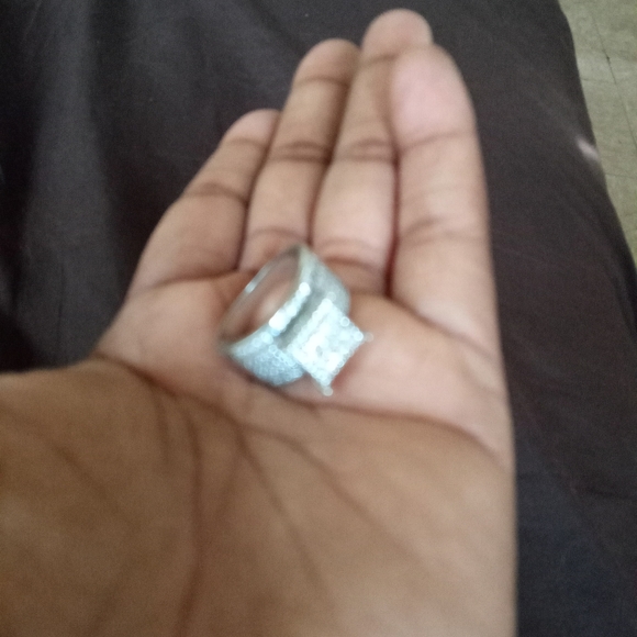 Ring - Picture 3 of 5